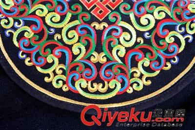 夏季旅游拍照必備 民族風(fēng)繡花女士斜挎小包1303